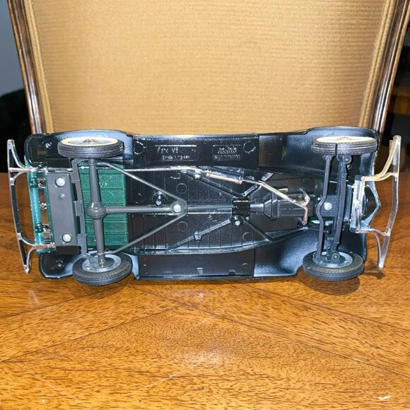 Solido Ford V8 Pick Up 1936 Coca-Cola Green & Black Model Truck 1/19 Scale - Picture 7 of 8